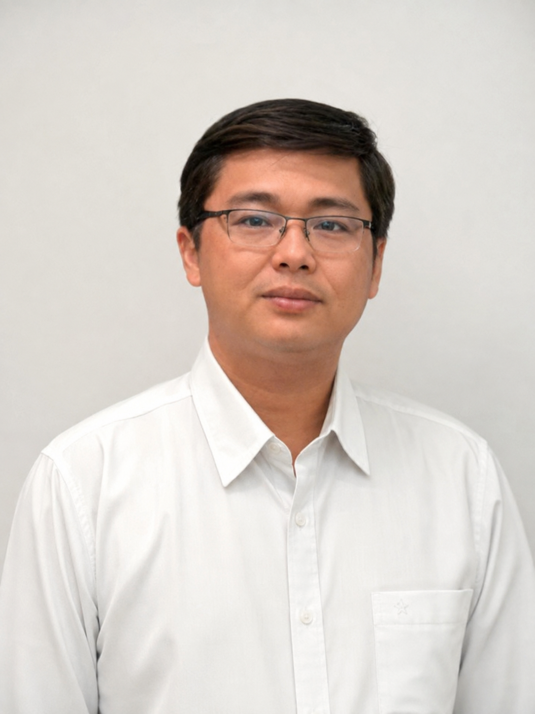 Portrait of PhD candidate Lam Ngoc Com